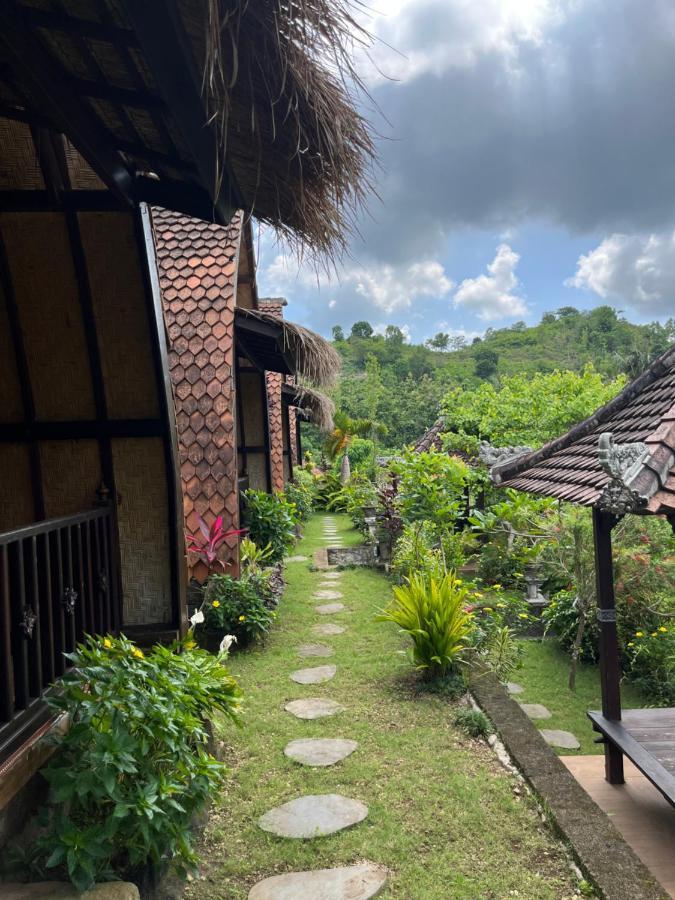 Holy Hills Bungalow Nusa Penida Batumadeg Екстериор снимка
